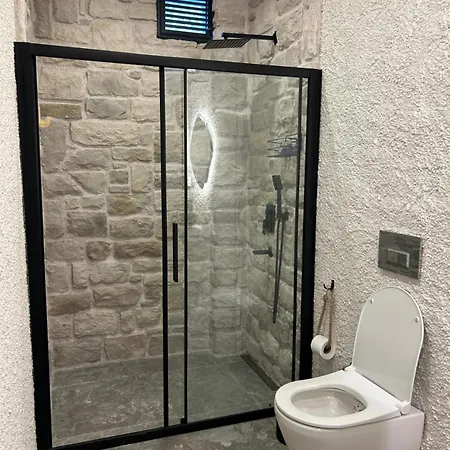 Da Doga Icinde Ciftlik Evleri Gaia Salamoria אורלה