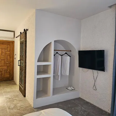 Da Doga Icinde Ciftlik Evleri Gaia Salamoria Urla