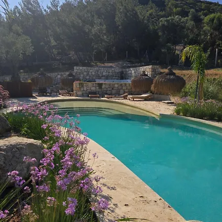 Da Doga Icinde Ciftlik Evleri Gaia Salamoria * 乌尔拉