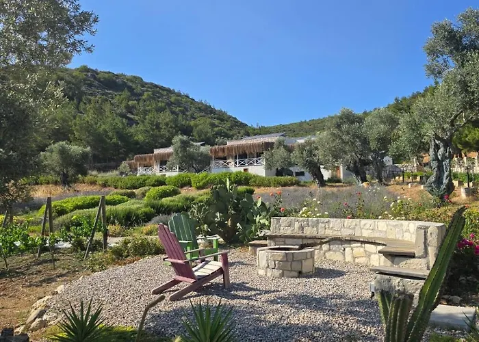 Da Doga Icinde Ciftlik Evleri Gaia Salamoria 乌尔拉