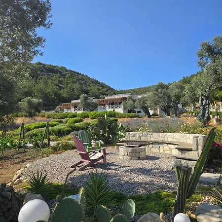 Da Doga Icinde Ciftlik Evleri Gaia Salamoria Urla