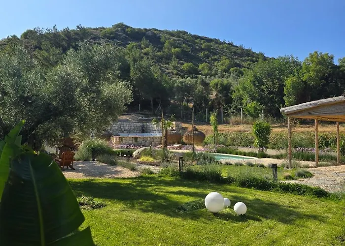 Da Doga Icinde Ciftlik Evleri Gaia Salamoria אורלה